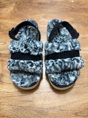 Koolaburra by UGG fuzz platform slingback sandals size 9 gray leopard